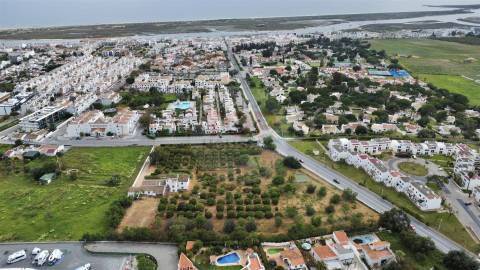 Terreno com viabilidade de construção para Empreendimento de Luxo em Cabanas de Tavira, Faro.