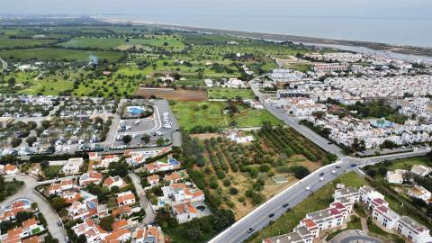 Terreno com viabilidade de construção para Empreendimento de Luxo em Cabanas de Tavira, Faro.