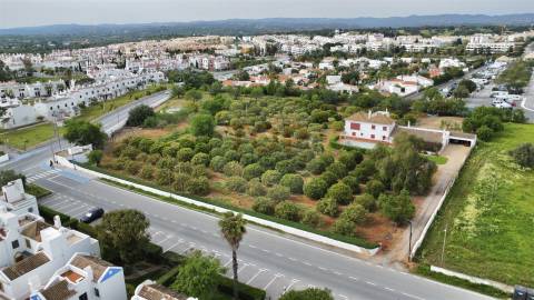 Terreno com viabilidade de construção para Empreendimento de Luxo em Cabanas de Tavira, Faro.