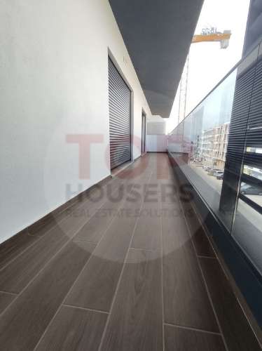 Apartamento T2 Novo com piscina no terraço e garagem - Olhão