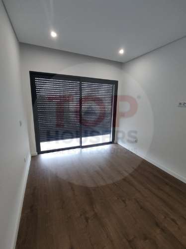 Apartamento T2 Novo com piscina no terraço e garagem - Olhão