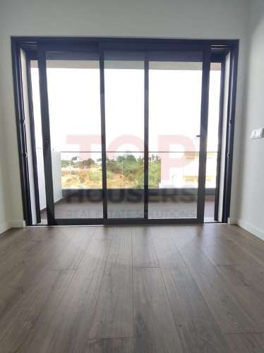 Apartamento T3 Novo com piscina no terraço e garagem - Olhão.