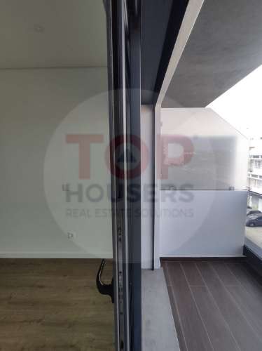 Apartamento T3 Novo com piscina no terraço e garagem - Olhão.