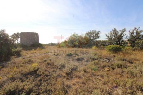 Lote Urbano - Moradia T3 com Piscina e Moinho Histórico com Vista Panorâmica no Algarve