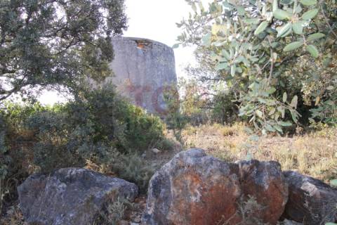 Lote Urbano - Moradia T3 com Piscina e Moinho Histórico com Vista Panorâmica no Algarve