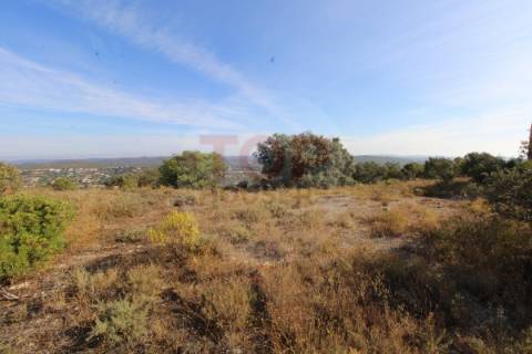 Lote Urbano - Moradia T3 com Piscina e Moinho Histórico com Vista Panorâmica no Algarve