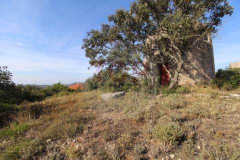 Lote Urbano - Moradia T4 com Piscina e Moinho Histórico com Vista Panorâmica no Algarve