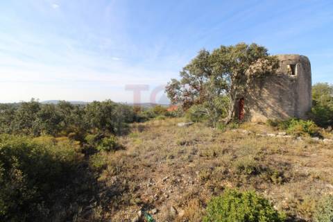 Lote Urbano - Moradia T4 com Piscina e Moinho Histórico com Vista Panorâmica no Algarve