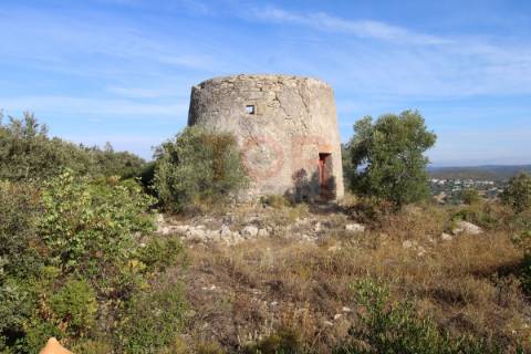 Lote Urbano - Moradia T4 com Piscina e Moinho Histórico com Vista Panorâmica no Algarve