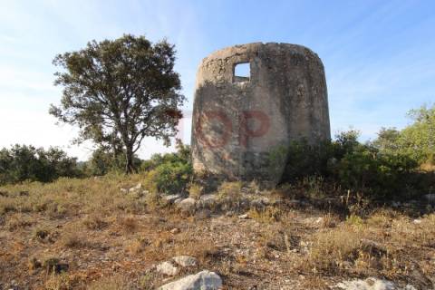 Lote Urbano - Moradia T4 com Piscina e Moinho Histórico com Vista Panorâmica no Algarve