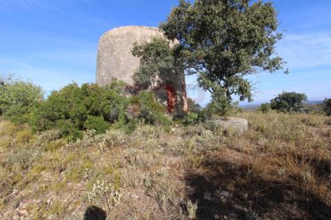 Lote Urbano - Moradia T4 com Piscina e Moinho Histórico com Vista Panorâmica no Algarve