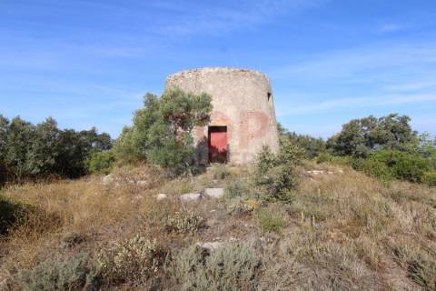 Lote Urbano - Moradia T4 com Piscina e Moinho Histórico com Vista Panorâmica no Algarve