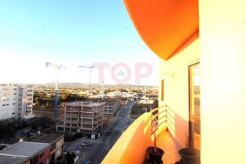 T5 com áreas generosas e localização privilegiada