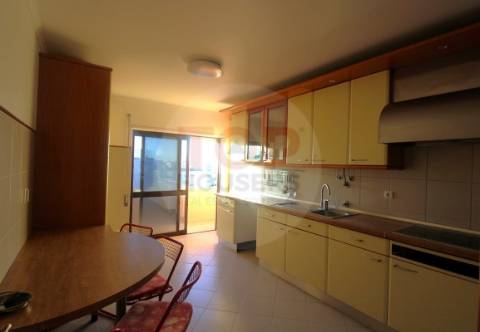 T5 com áreas generosas e localização privilegiada