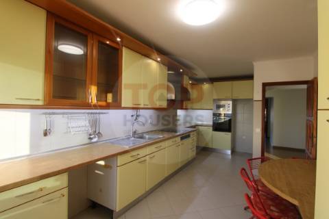 T5 com áreas generosas e localização privilegiada