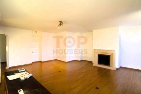 T5 com áreas generosas e localização privilegiada