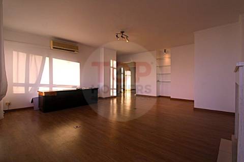 T5 com áreas generosas e localização privilegiada