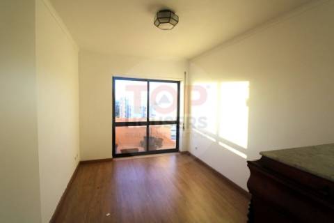 T5 com áreas generosas e localização privilegiada