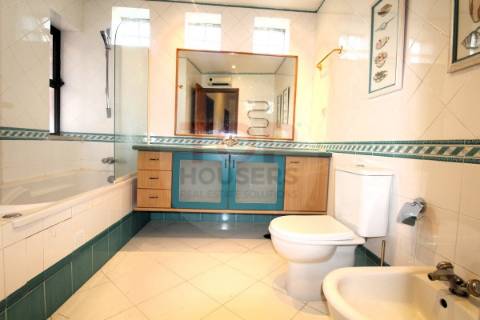 T5 com áreas generosas e localização privilegiada