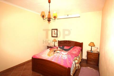 Moradia T3+1 em Olhão com áreas amplas e excelentes funcionalidades