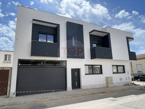 Moradia T3 Nova no Centro de Faro