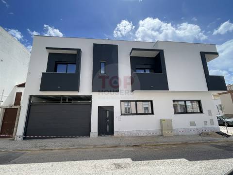 Moradia T3 Nova no Centro de Faro