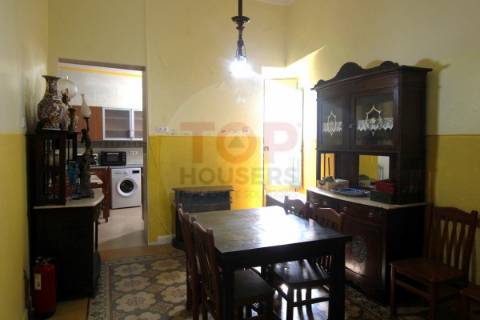 T4 com traços tradicionais em Olhão