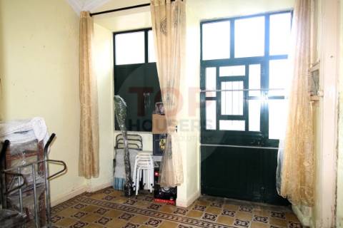 T4 com traços tradicionais em Olhão