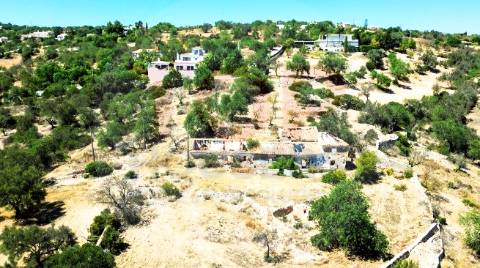 Terreno Urbano com ruina em Boliqueime