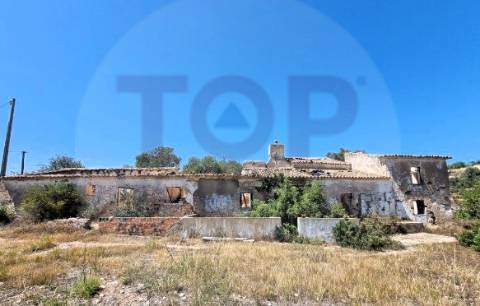 Terreno Urbano com ruina em Boliqueime