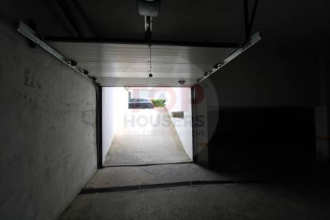 Apartamento T3 Remodelado na Primeira Linha de Mar – Quarteira