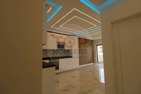 Apartamento T3 Remodelado na Primeira Linha de Mar – Quarteira