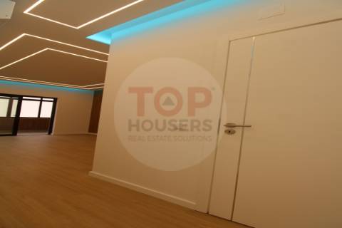 Apartamento T3 Remodelado na Primeira Linha de Mar – Quarteira