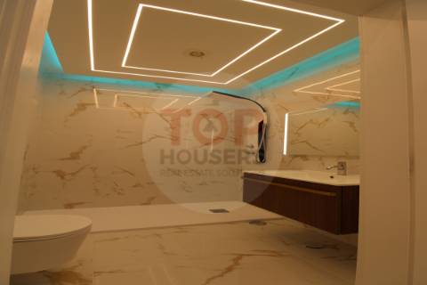 Apartamento T3 Remodelado na Primeira Linha de Mar – Quarteira