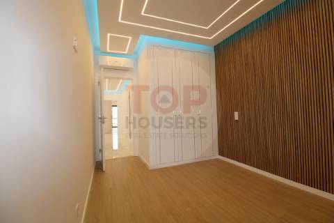 Apartamento T3 Remodelado na Primeira Linha de Mar – Quarteira