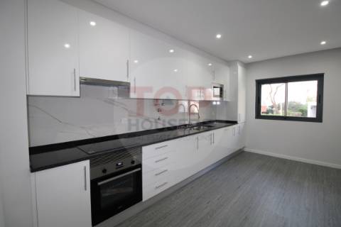 Apartamento T3 em Olhão com garagem