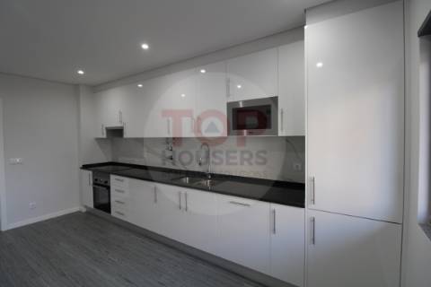 Apartamento T3 em Olhão com garagem