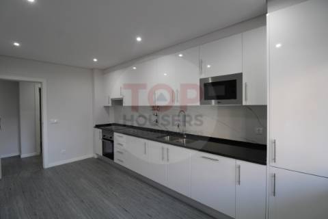 Apartamento T3 em Olhão com garagem