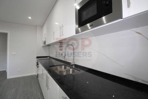 Apartamento T3 em Olhão com garagem