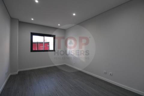 Apartamento T3 em Olhão com garagem