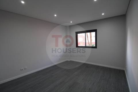 Apartamento T3 em Olhão com garagem