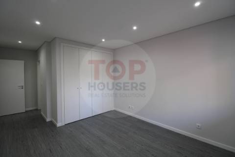 Apartamento T3 em Olhão com garagem