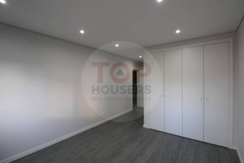 Apartamento T3 em Olhão com garagem