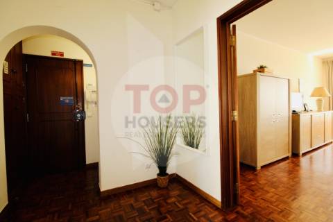 Viva o privilégio de estar na 1ª linha de Mar em Quarteira!