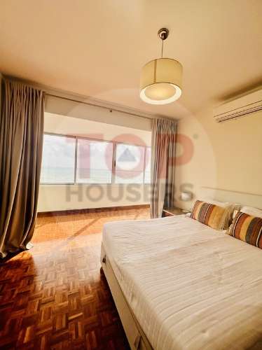 Viva o privilégio de estar na 1ª linha de Mar em Quarteira!