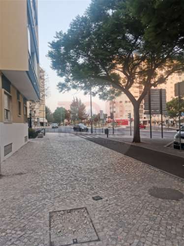 Apartamento T2+1 em Sacavém - Uma Oportunidade Imperdível!