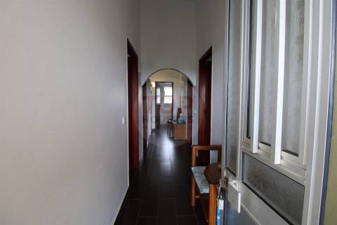 Apartamento T2 - Primeiro andar de Moradia Bi-Familiar