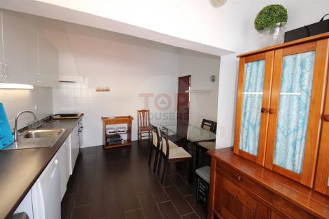 Apartamento T2 - Primeiro andar de Moradia Bi-Familiar