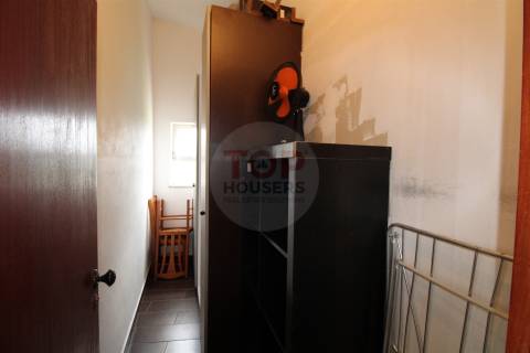 Apartamento T2 - Primeiro andar de Moradia Bi-Familiar