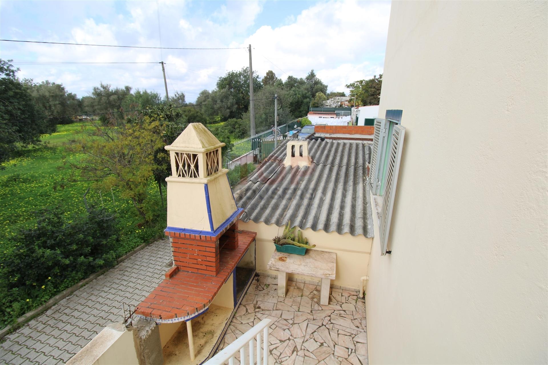 Apartamento T2 - Primeiro andar de Moradia Bi-Familiar